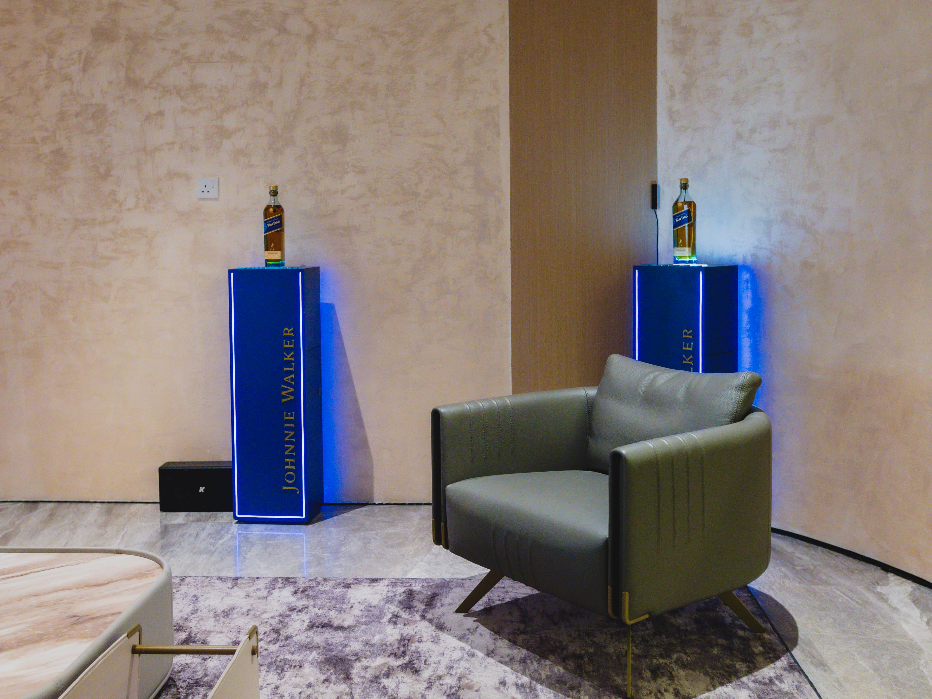 Visionnaire at Forest Furniture gallery 10