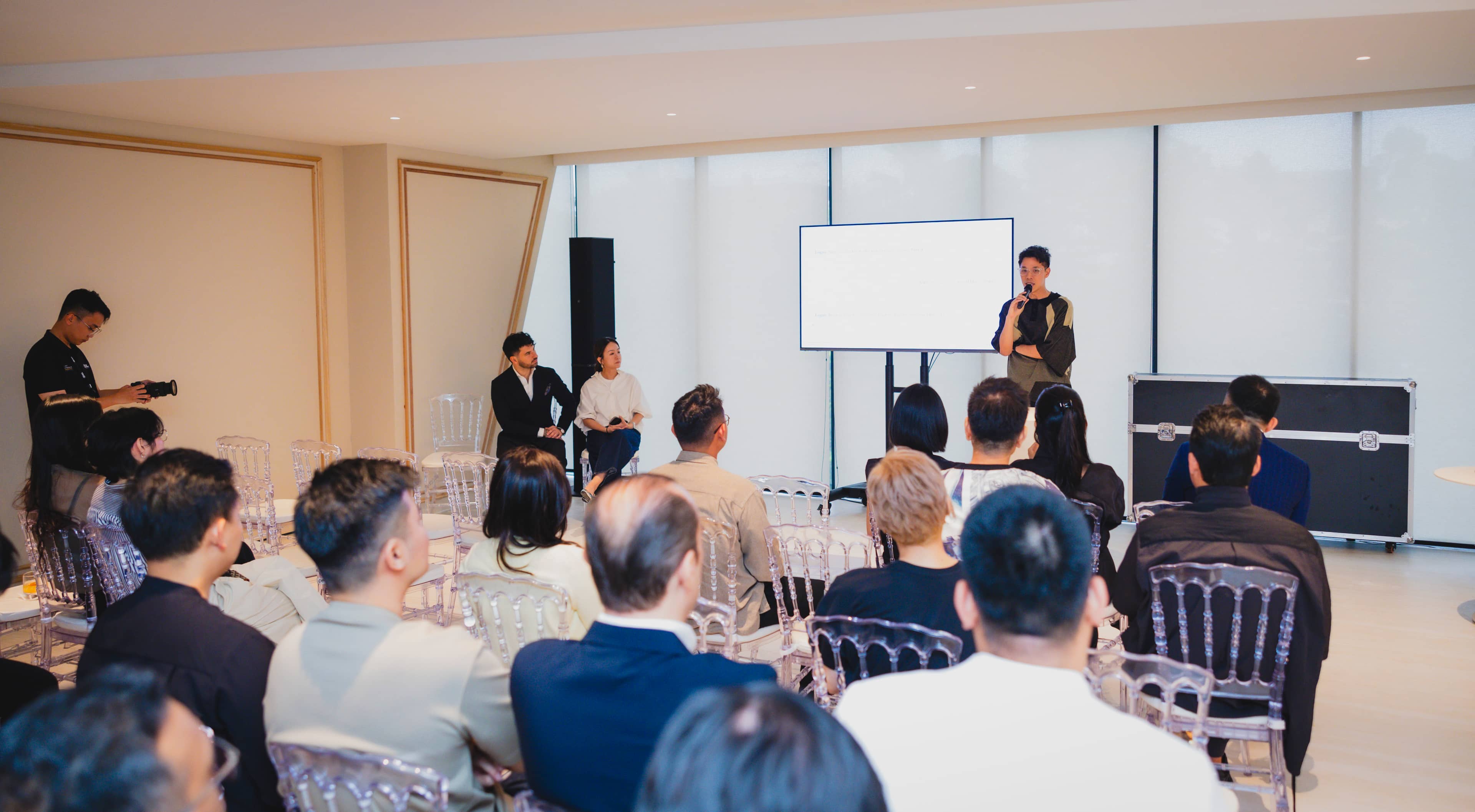 Visionnaire at Forest Furniture gallery 3