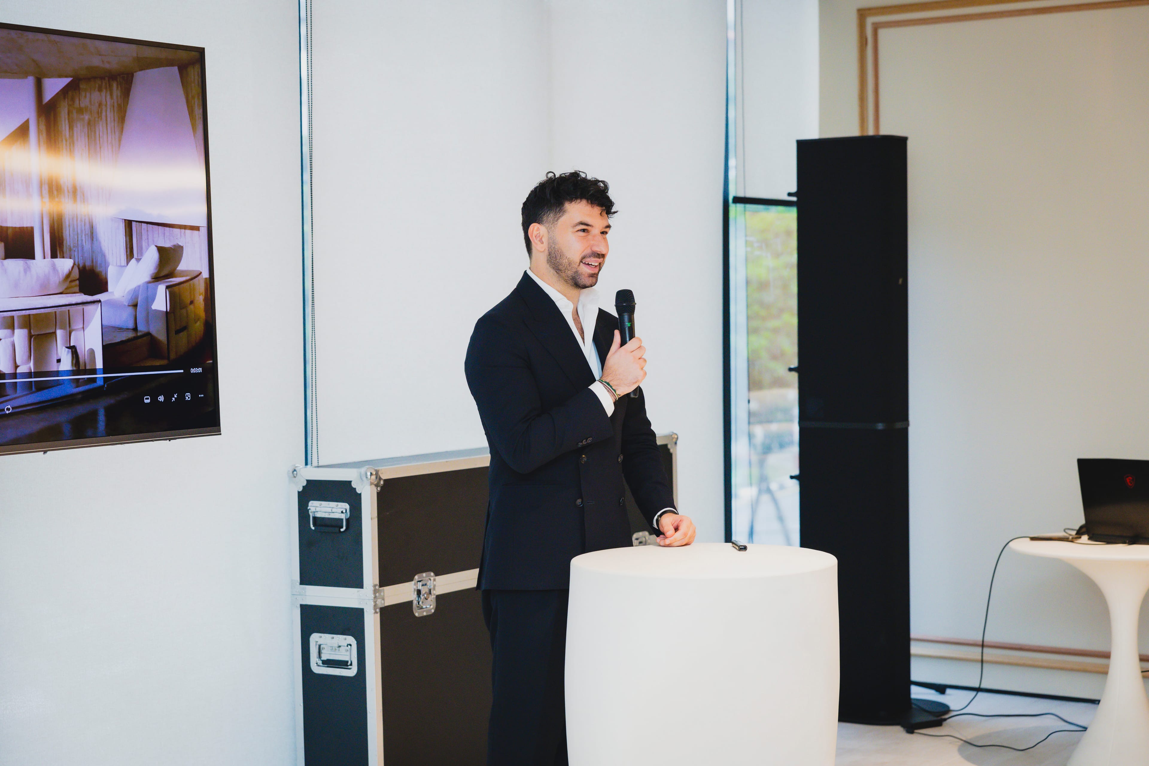 Visionnaire at Forest Furniture image 5