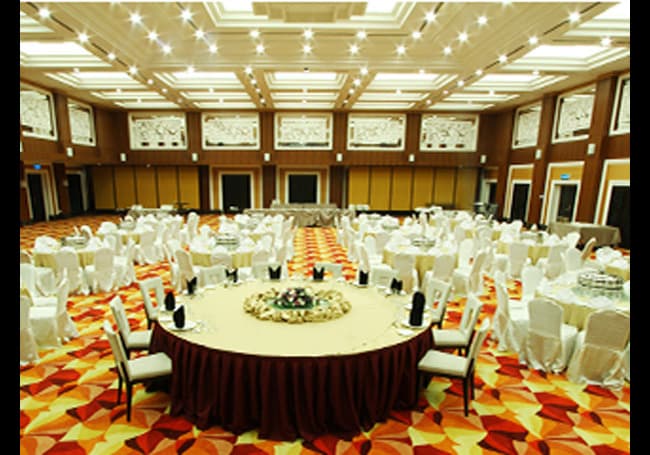 Hotel Perdana hero imagery